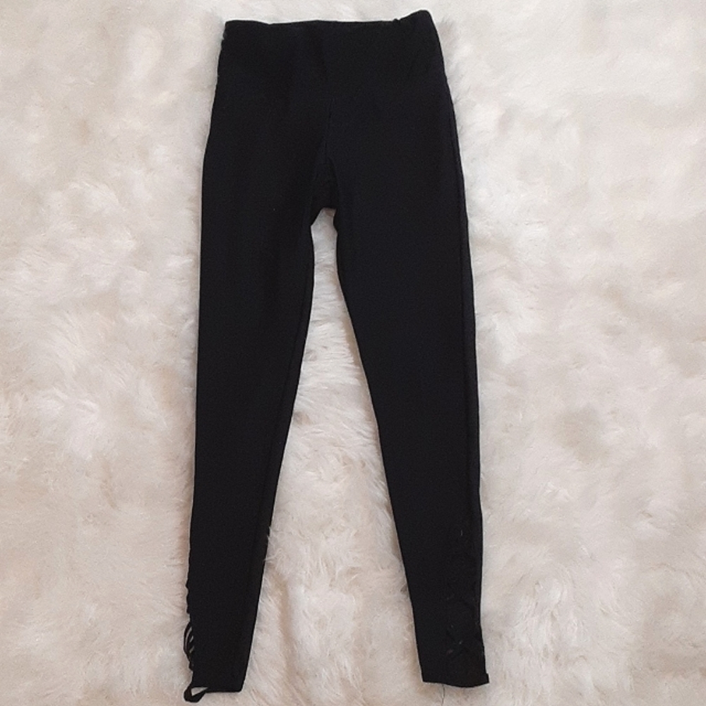 black leggings